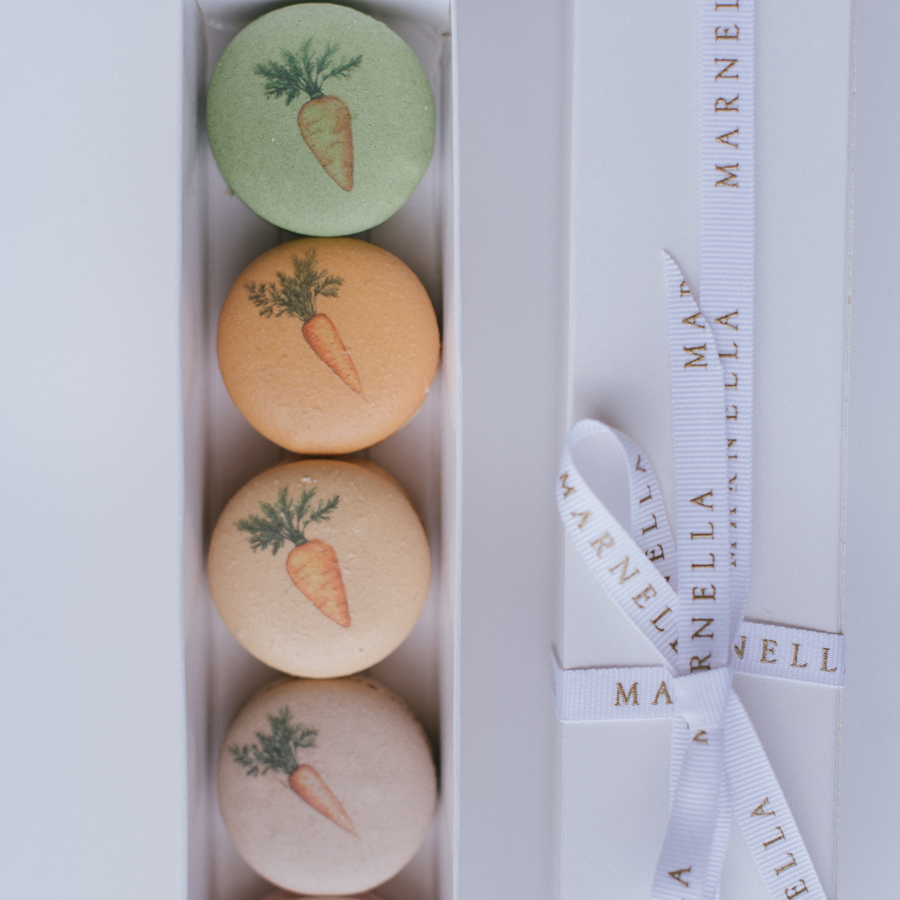 EASTER PRINTED MACARON SLEEVE