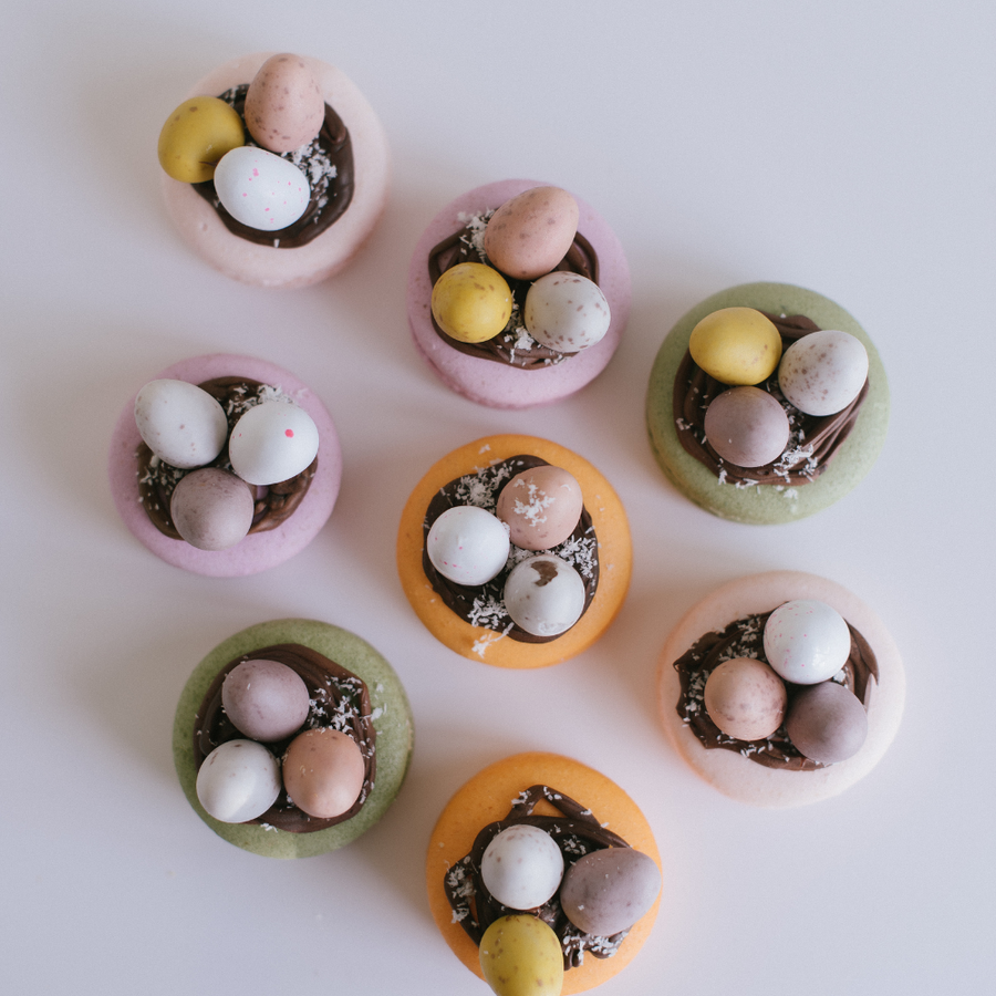 EASTER MACARON BASKETS