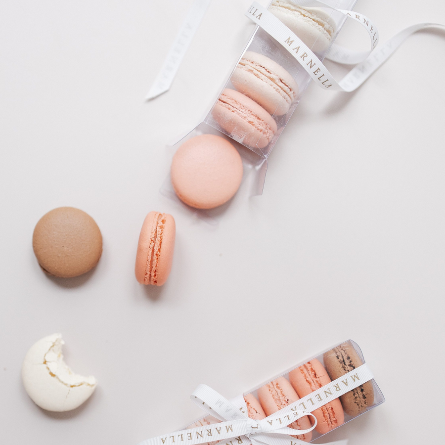 MACARON FAVOURS (set of 7)